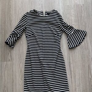 🍀 size 00P-Banana Republic Black and White Striped Dress